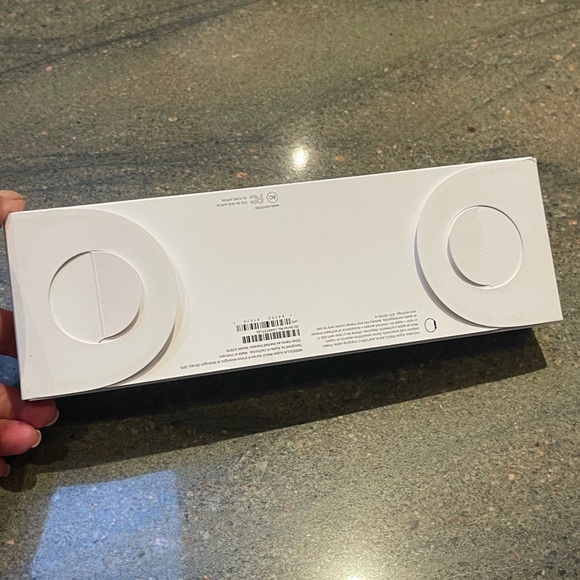 APPLE Watch Series 9 41mm Midnight AL SB M/L GPS Model # A2979  IN SEALED BOX - Picture 10 of 13